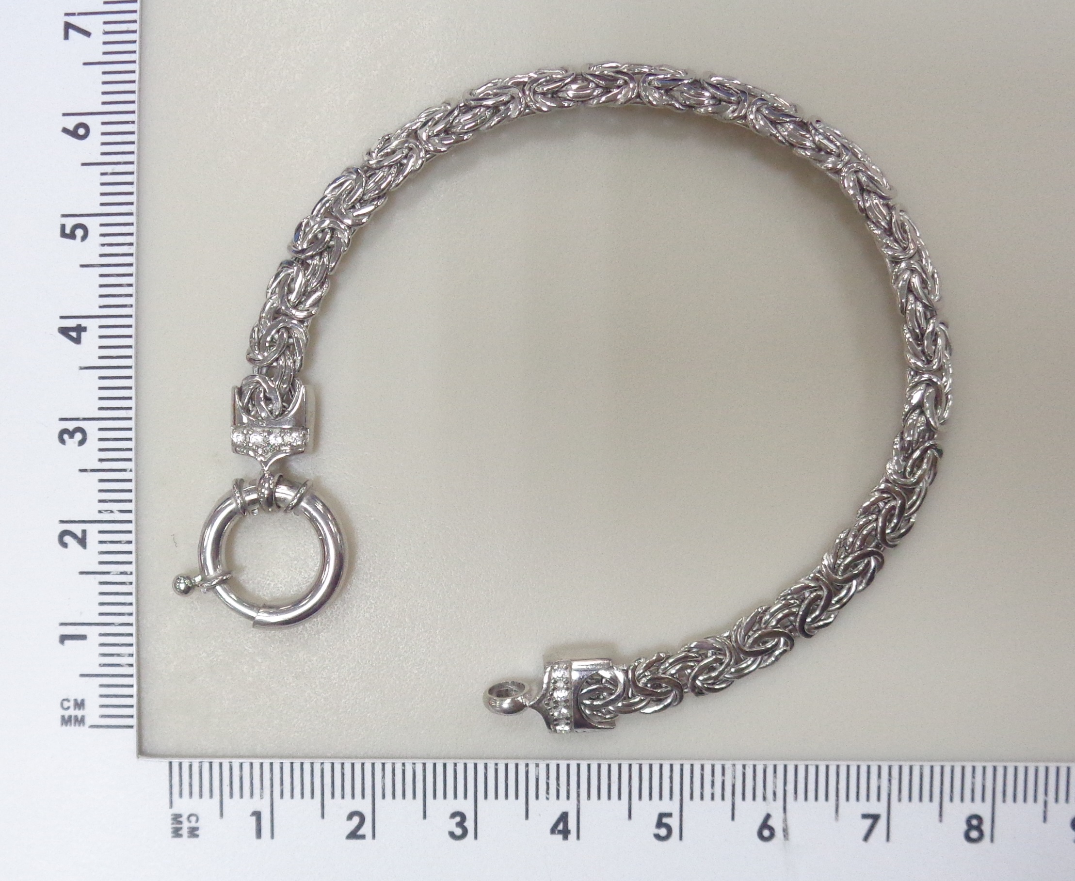 Серебряный браслет с фианитами